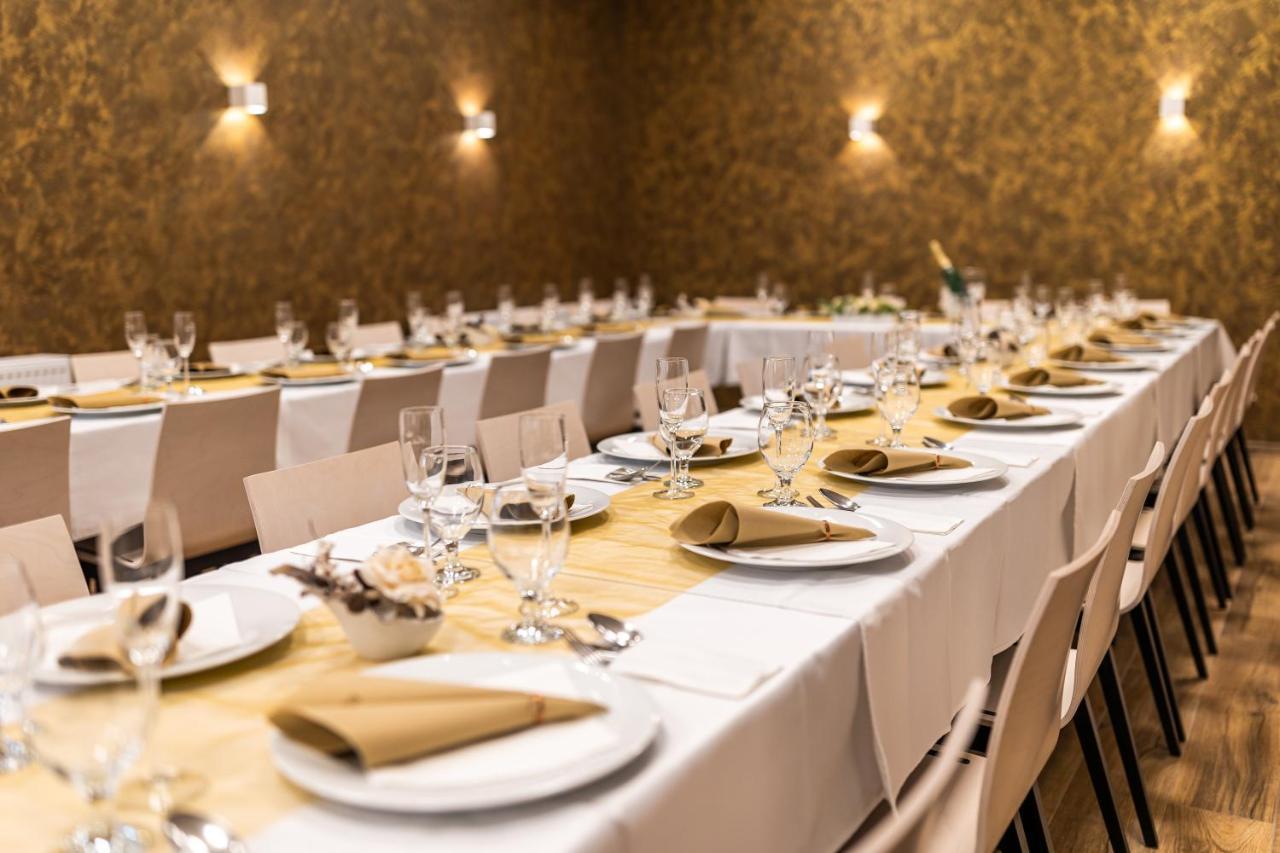 Hotel Jordánek Opočno Esterno foto
