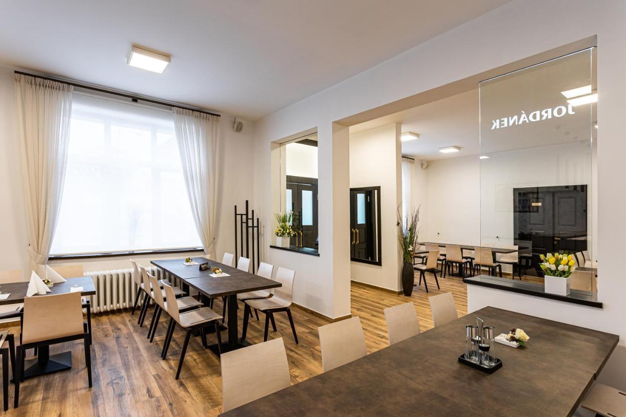 Hotel Jordánek Opočno Esterno foto