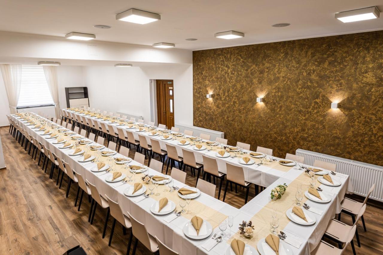 Hotel Jordánek Opočno Esterno foto