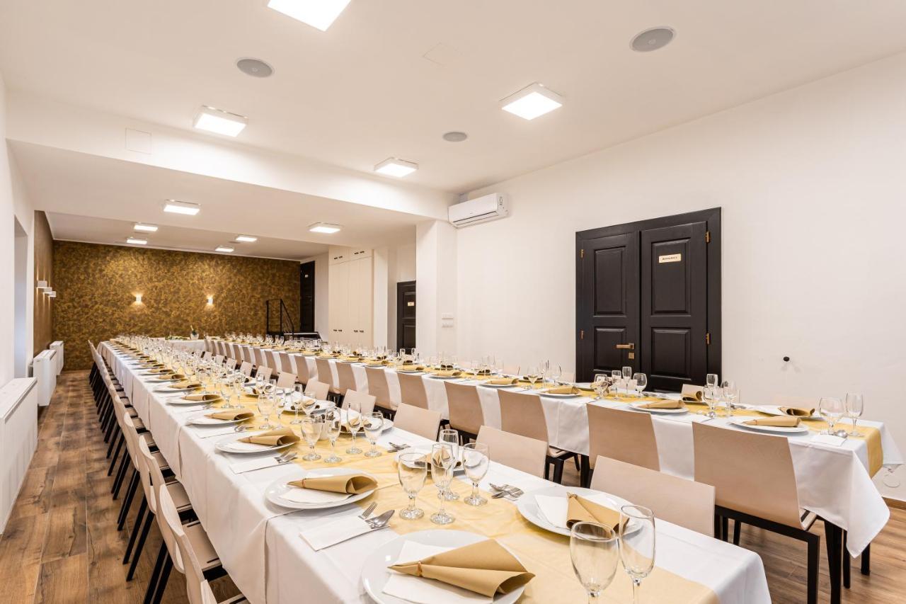 Hotel Jordánek Opočno Esterno foto