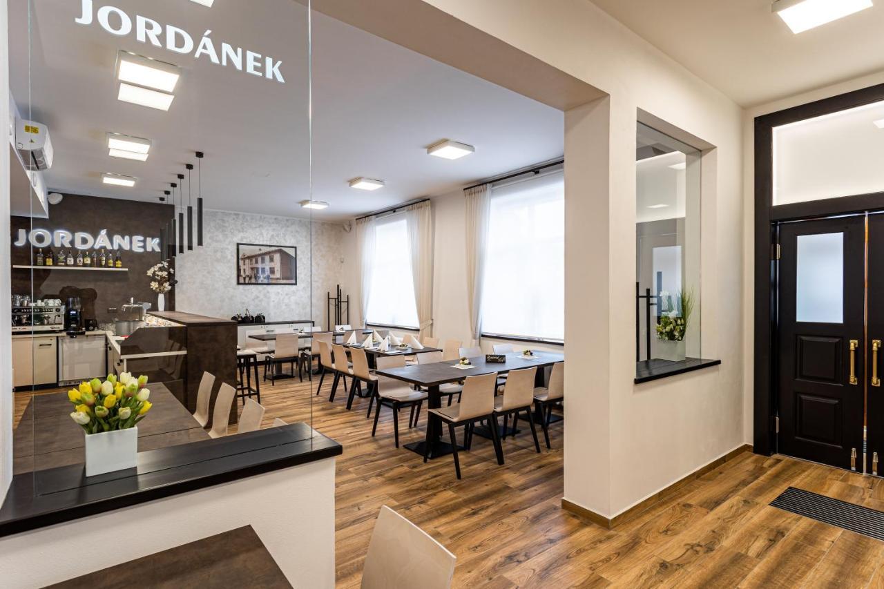 Hotel Jordánek Opočno Esterno foto