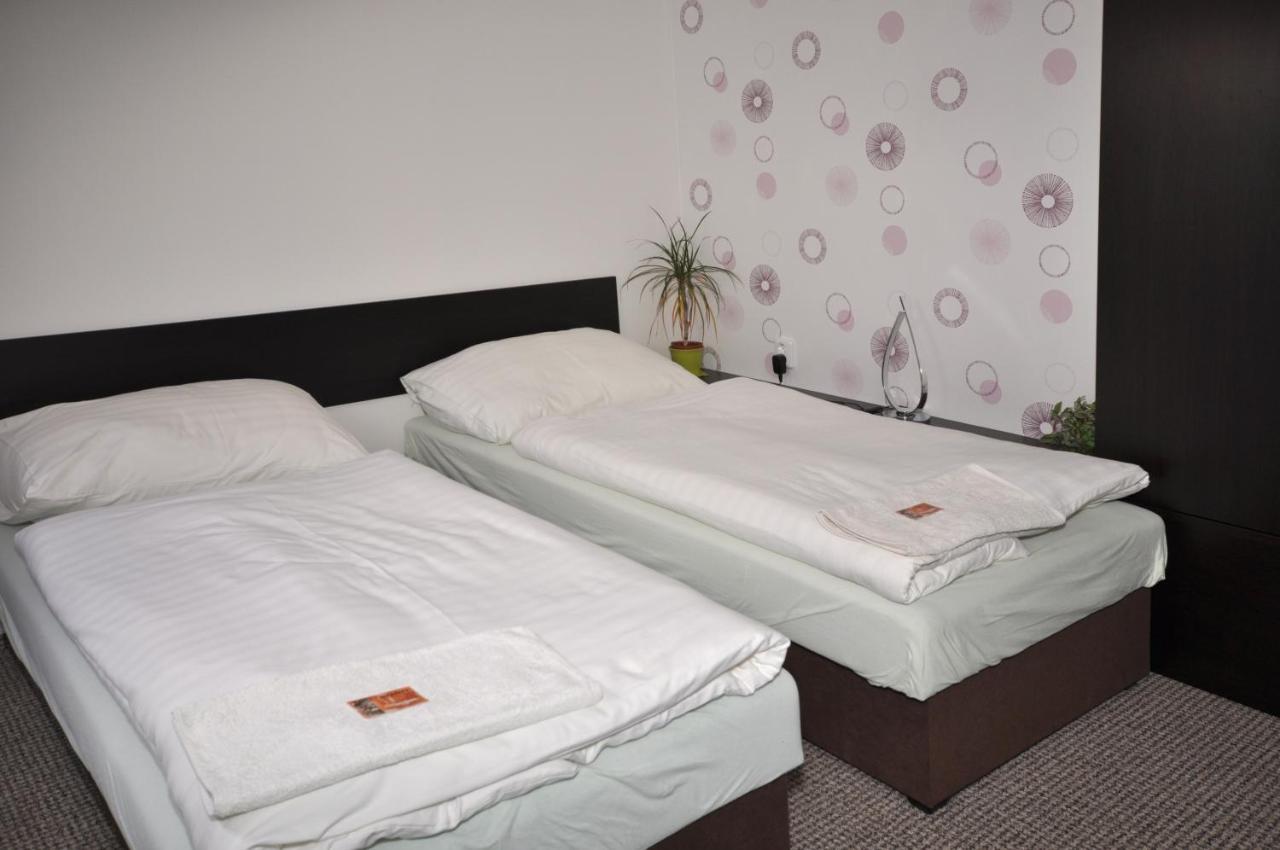 Hotel Jordánek Opočno Esterno foto