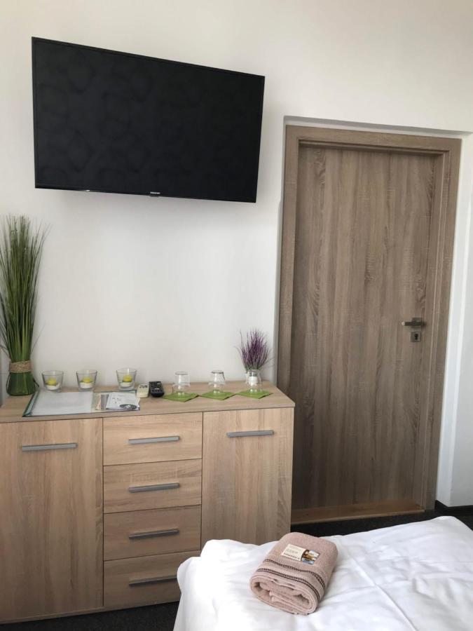 Hotel Jordánek Opočno Esterno foto