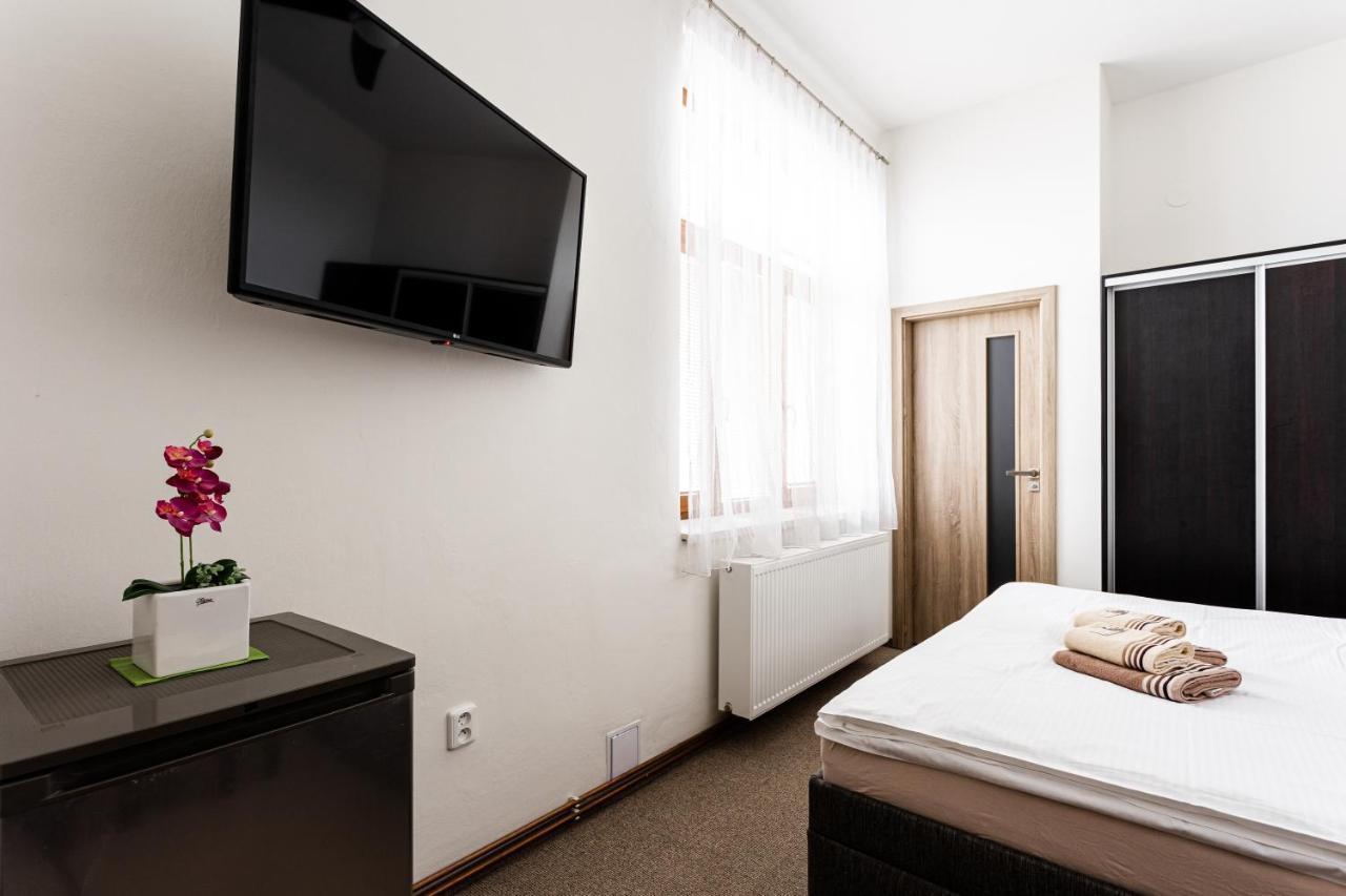 Hotel Jordánek Opočno Esterno foto