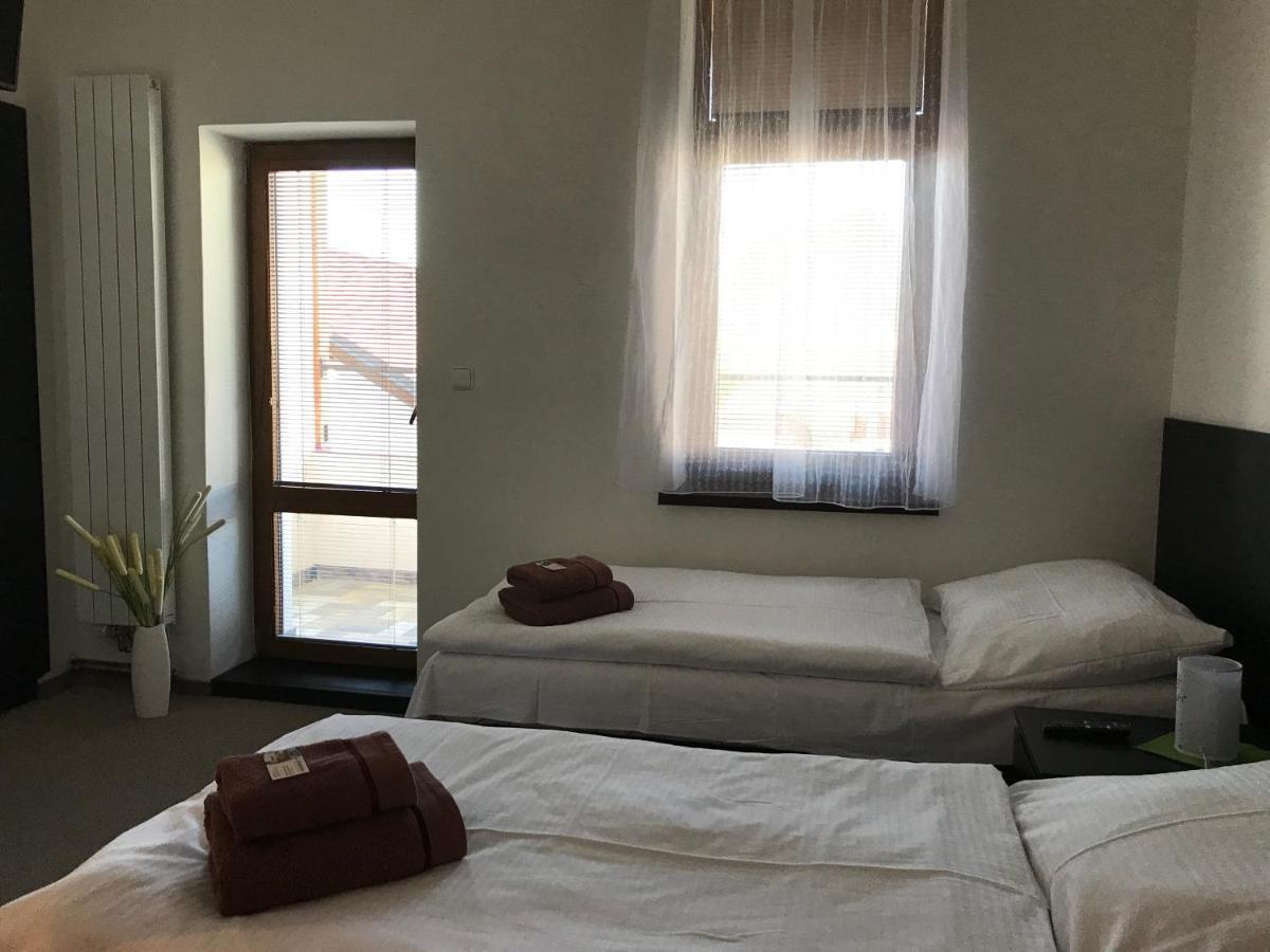Hotel Jordánek Opočno Esterno foto