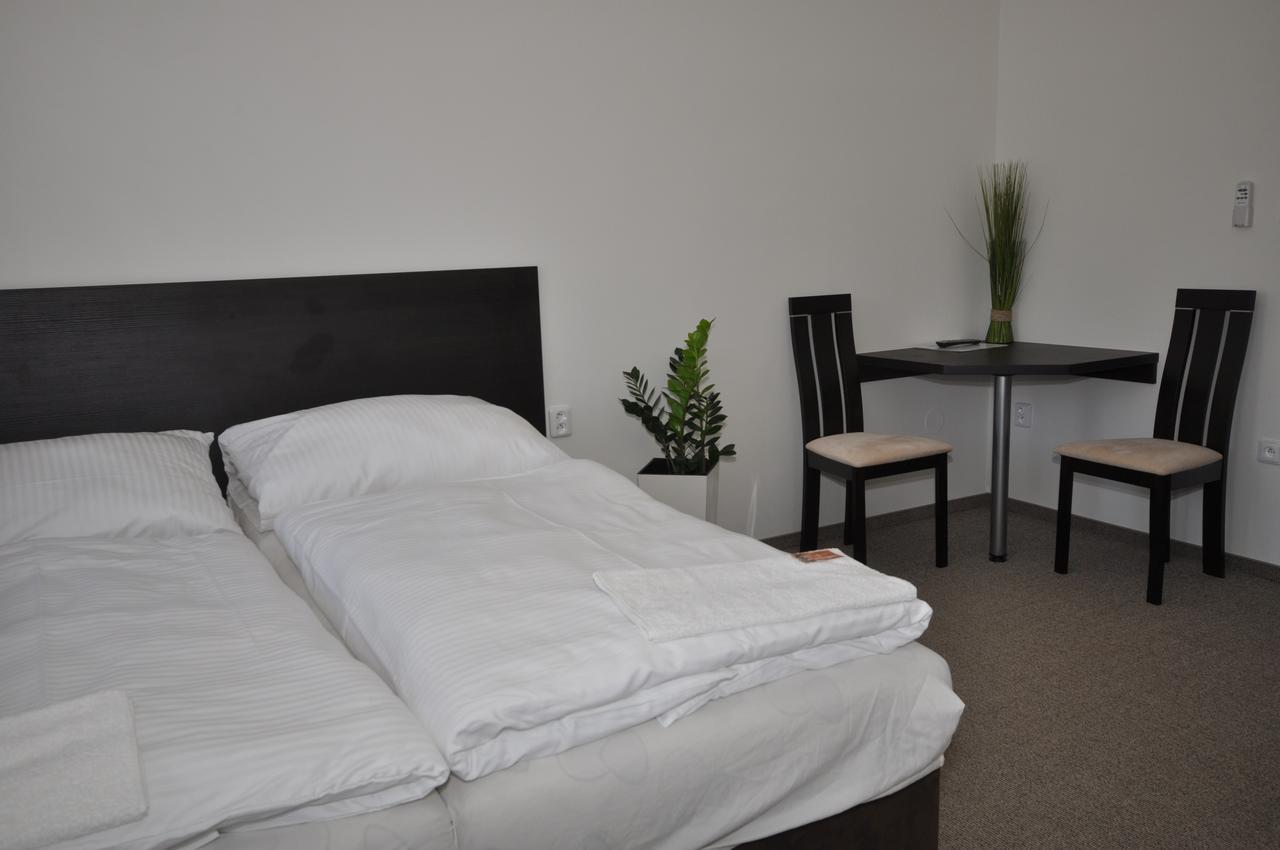 Hotel Jordánek Opočno Esterno foto
