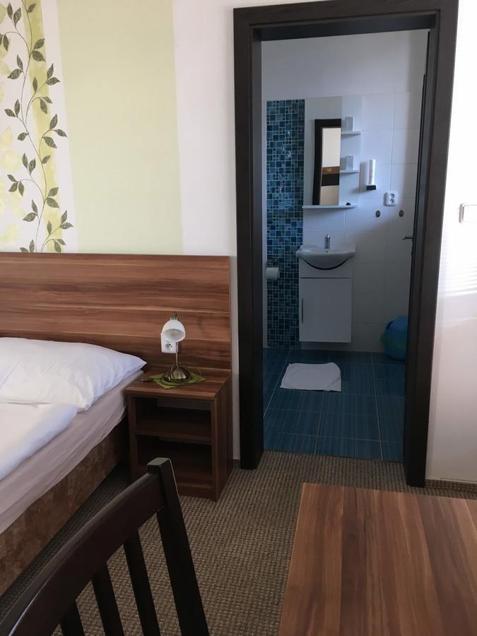 Hotel Jordánek Opočno Esterno foto