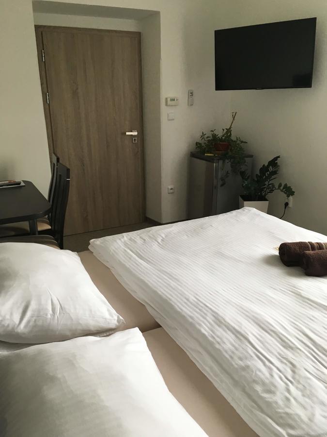 Hotel Jordánek Opočno Esterno foto